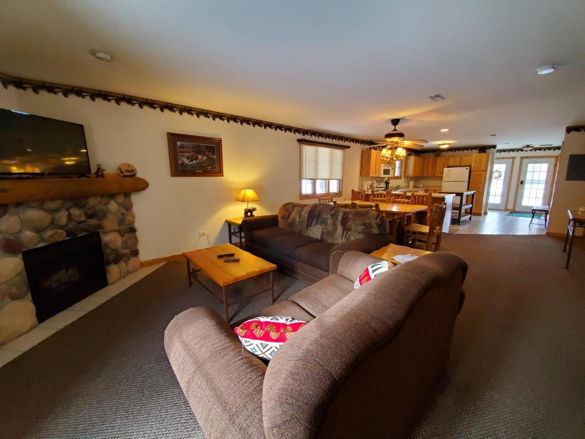 Grand Bear Resort At Starved Rock Utica Extérieur photo