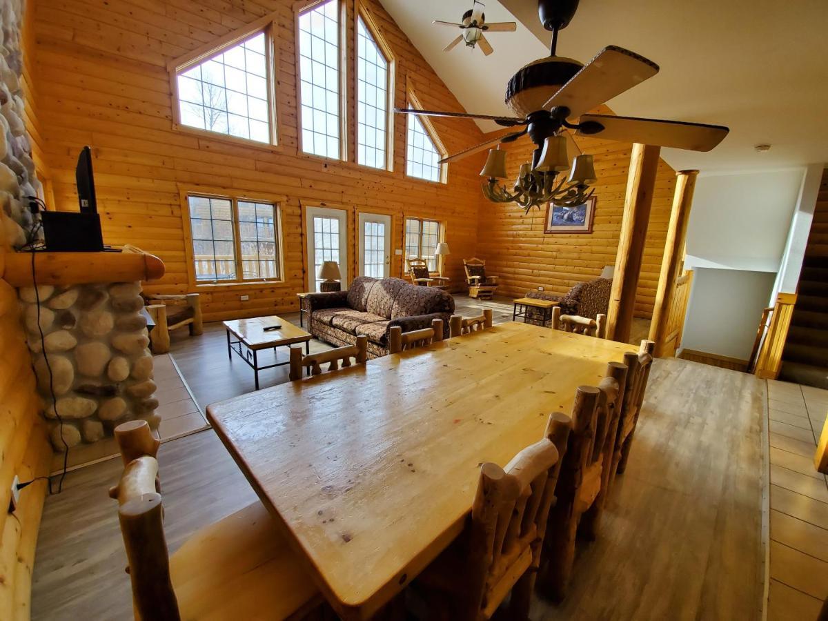 Grand Bear Resort At Starved Rock Utica Extérieur photo