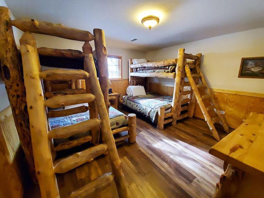 Grand Bear Resort At Starved Rock Utica Extérieur photo
